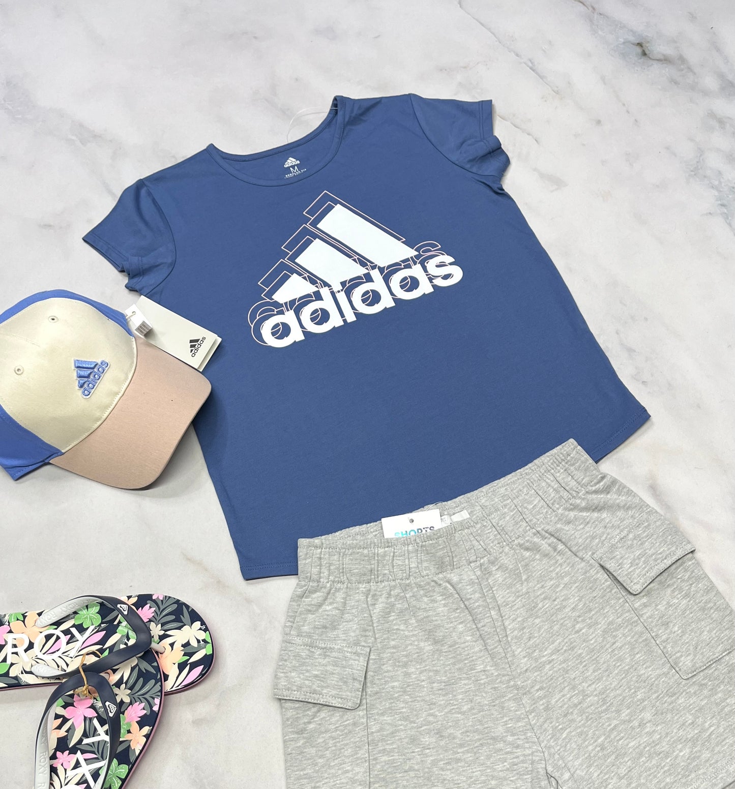 🌴Adidas : Manche courte bleuté 10-12 ans fille neuf !