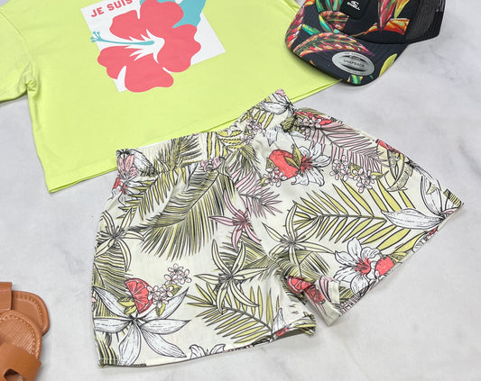 🌿 Short : fleurie taille haute tissu qui ne décolore pas. Fait 7- 8 ans neuve .