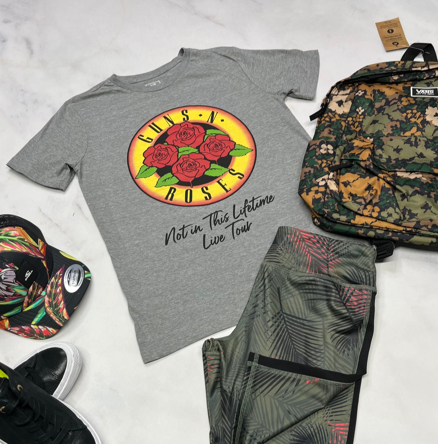 🌿Solde , T-Shirt : Guns N Roses fait 16 ans fille souple confo neuf mais ombrage flou d’impression .