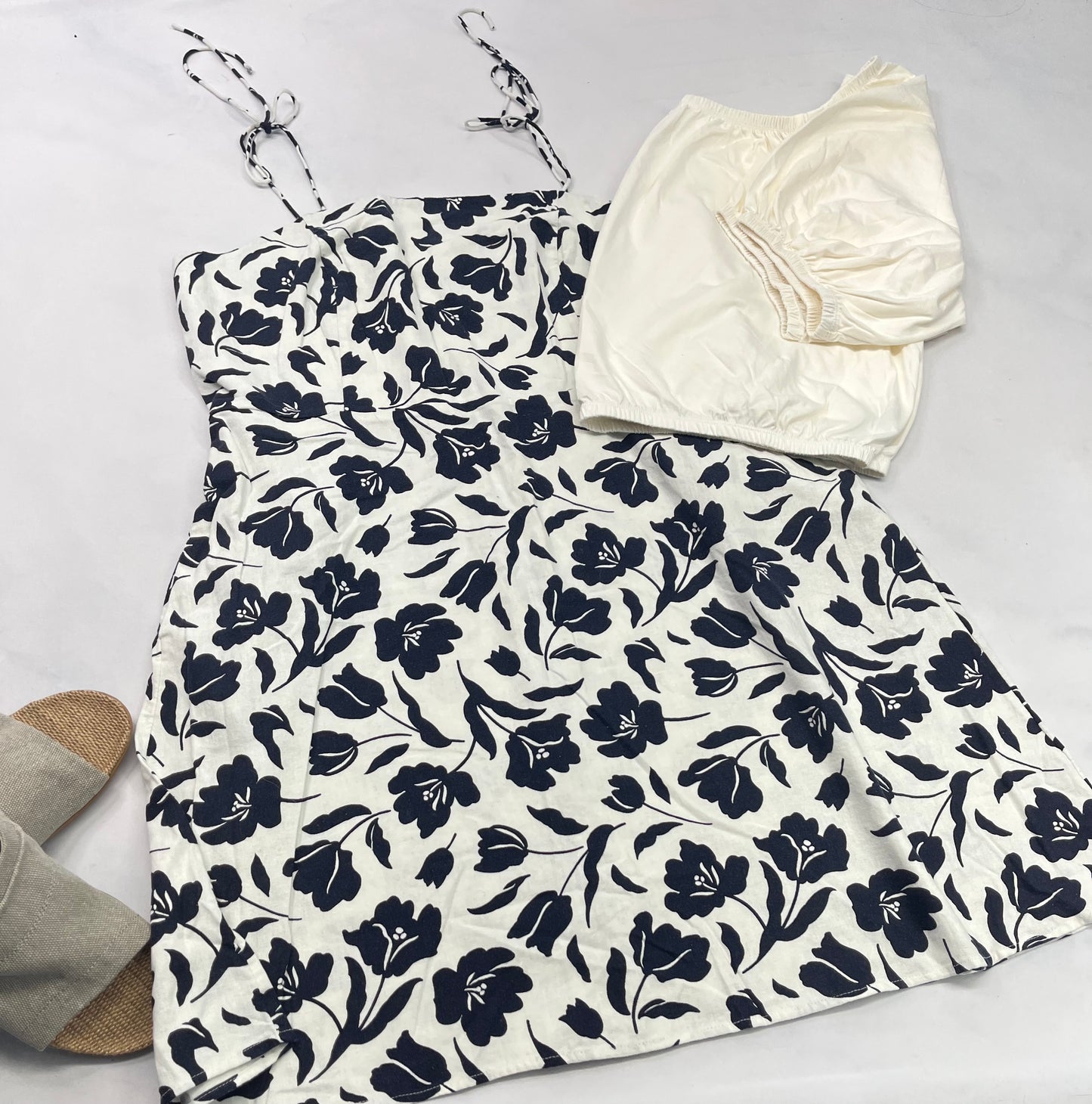 🌿 Robe : fleurie XXL/ femme dos extensible avec bretelles ajustable . Tissu effet lin non transparent . Neuve ! Fait sa taille .