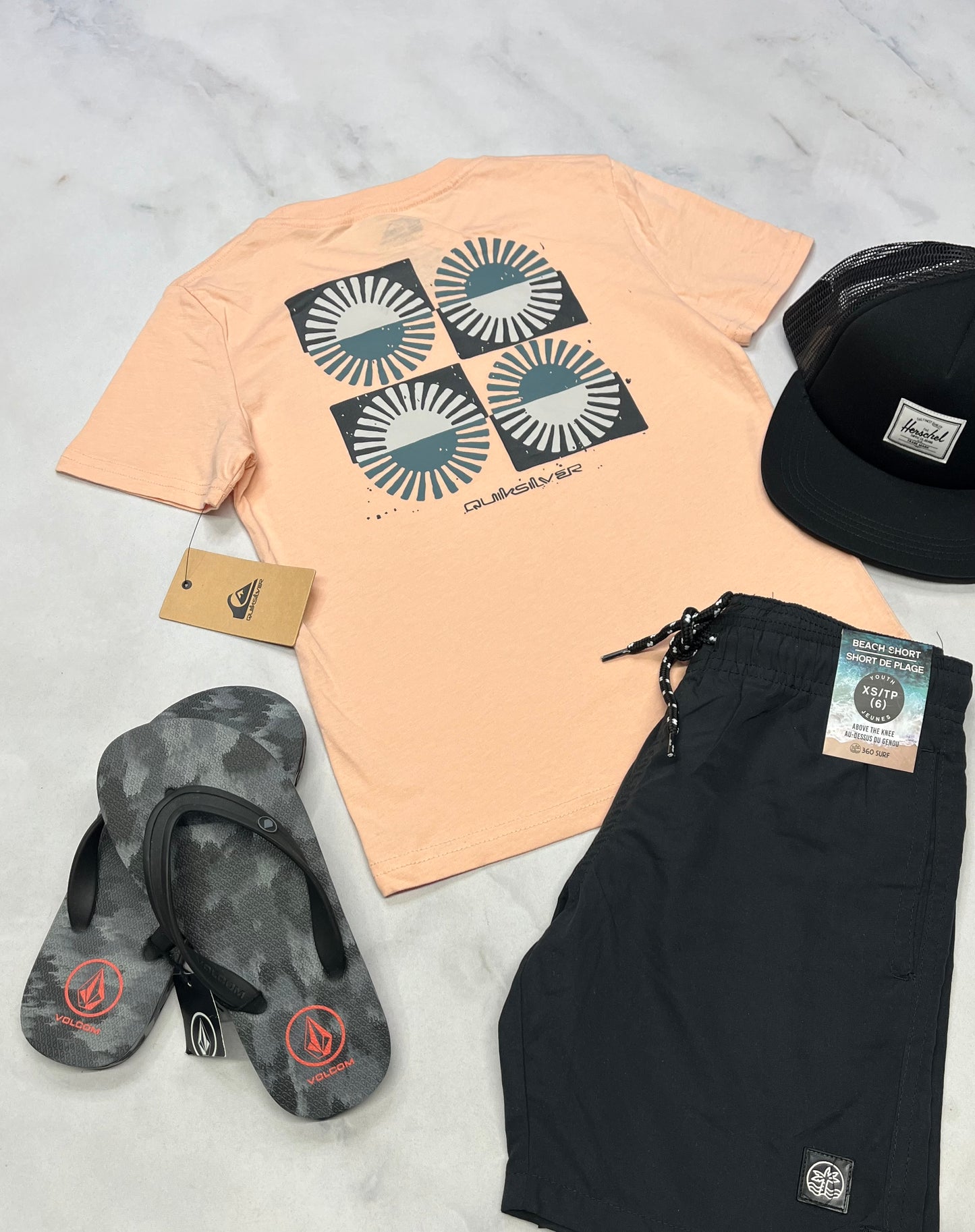 ☀️ T-Shirt : Quiksilver 6(5-6 ans ) garçon neuf ! Beau logo au dos .