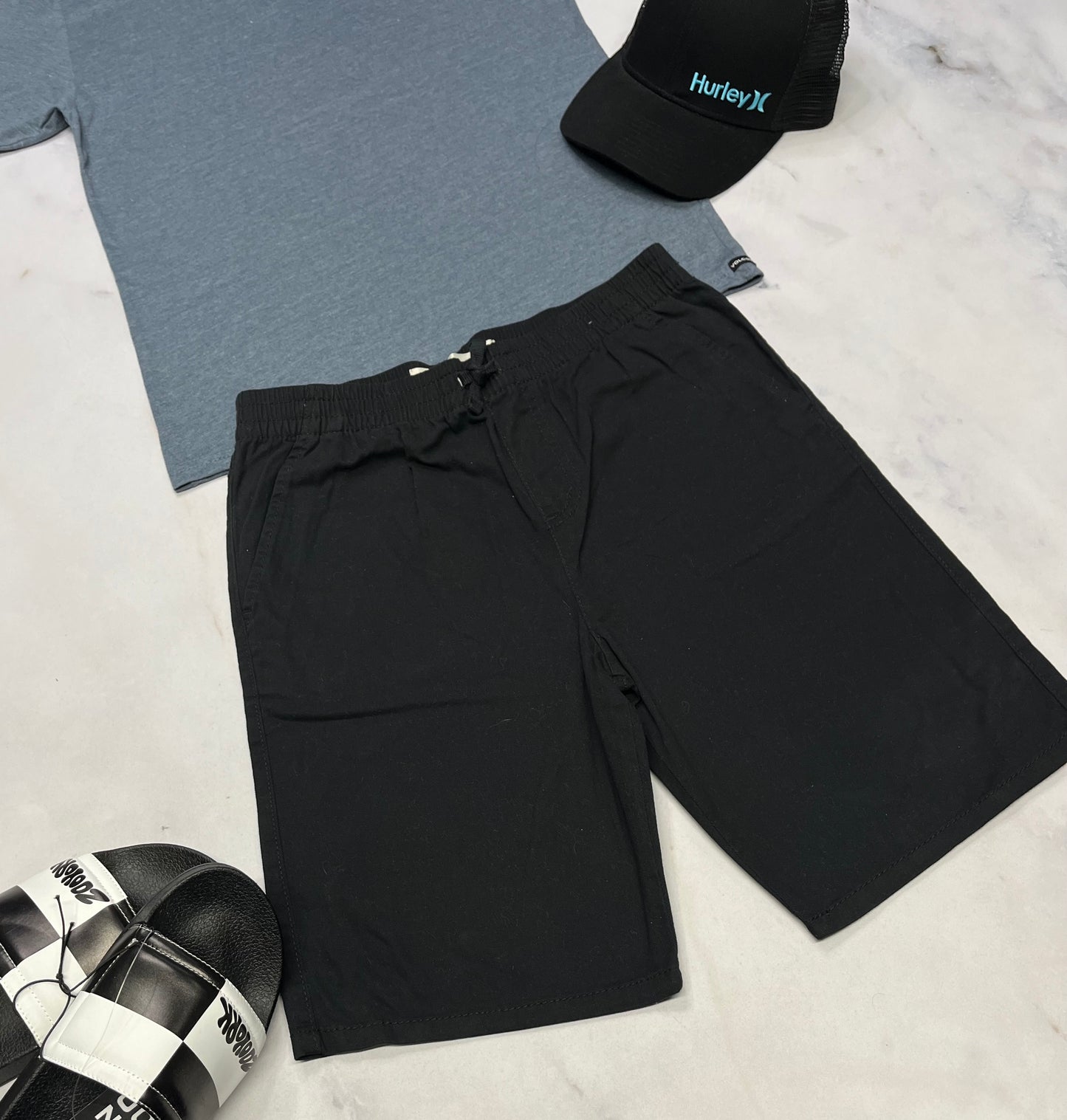 💙 Bermuda noir : Levis neuf ! Beau coton souple . Taille élastique . Mini logo au dos. 14-16 ans garçon .