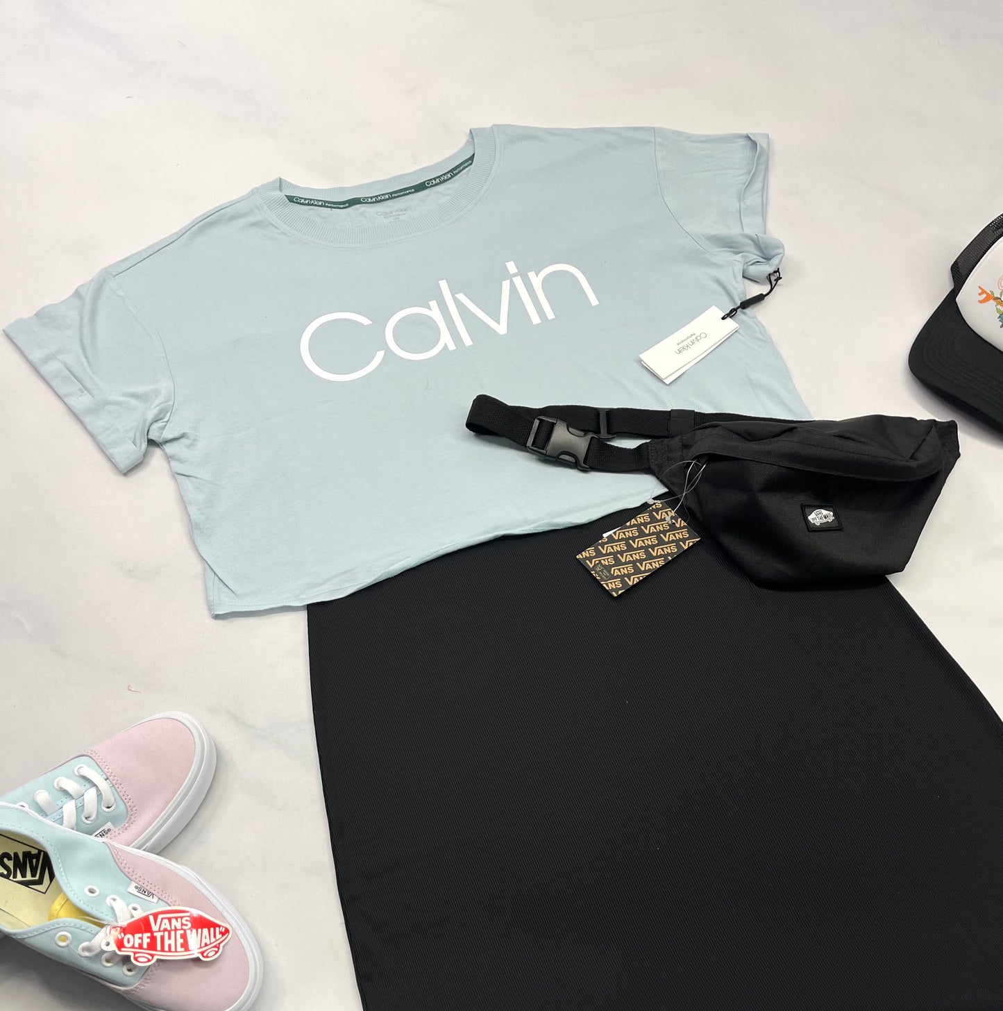 🩵 Manche courte : Calvin Klein bleu poudre L/ femme neuf !