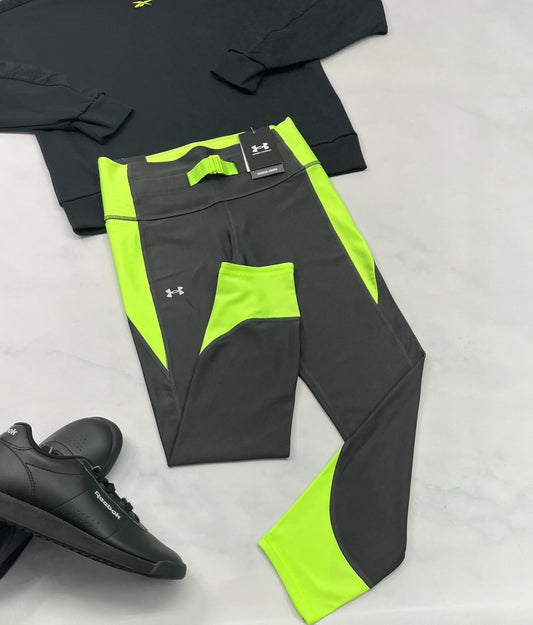 💚 H.Armour : 7/8 ième fait S(5-6 ans femme ) . Tissu de sport , taille haute avec ceinture stretch intégré . Superbe
