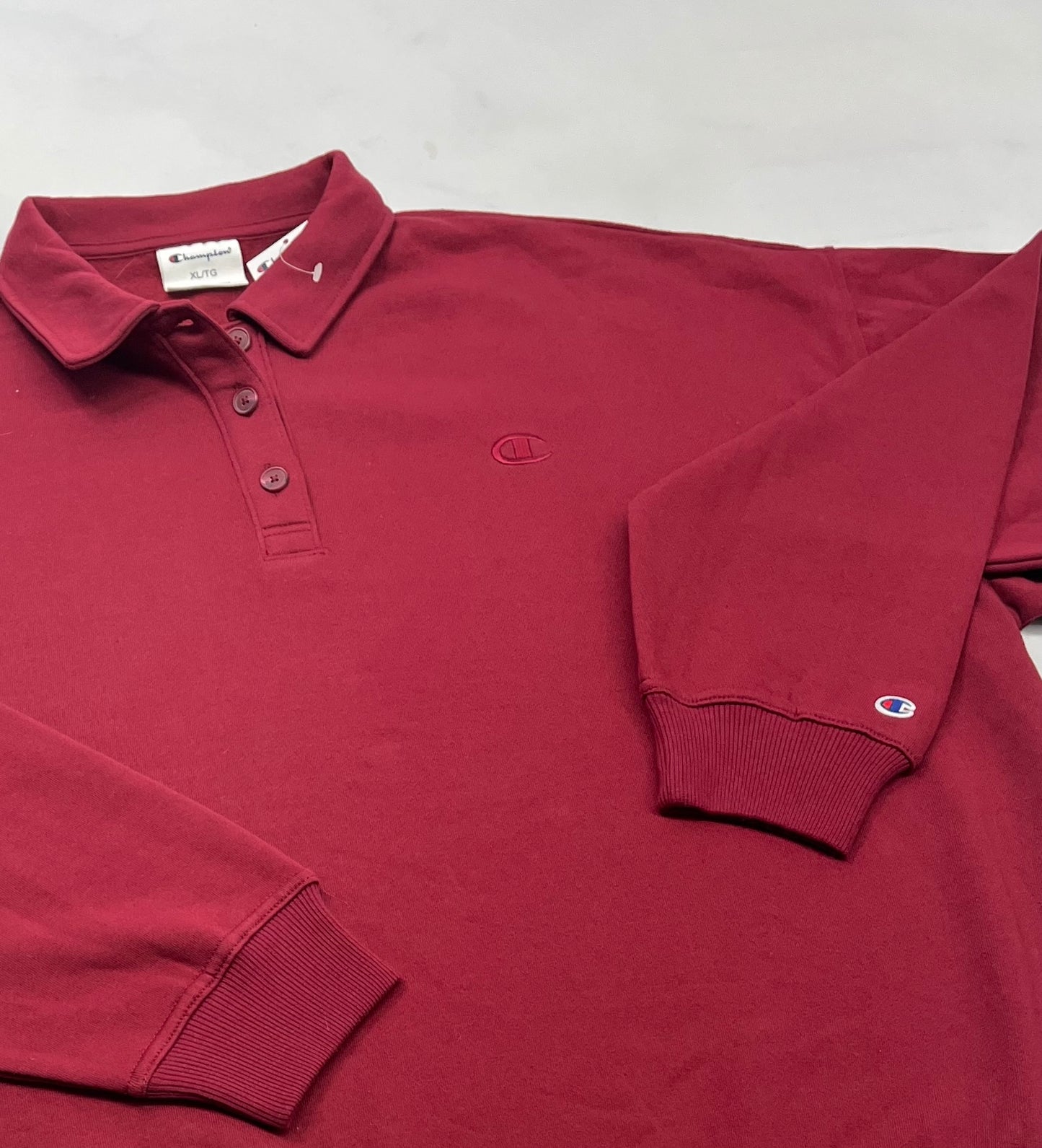 Champion : Ouaté cerise 🍒 XL/ femme ample fit . Neuf! Doux à l’intérieur logo brodé ton sur ton .