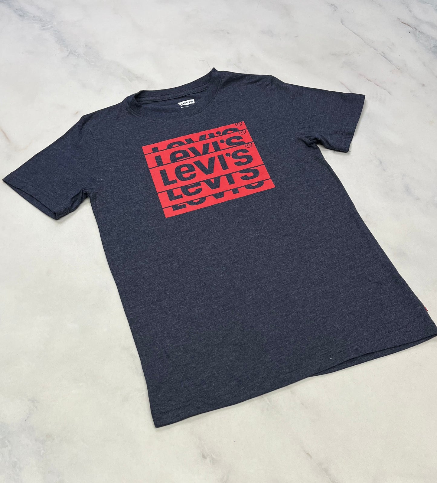 LEVIS : t-Shirt soft neuf ! Fait 9-10 et 12-13 ans garçon.