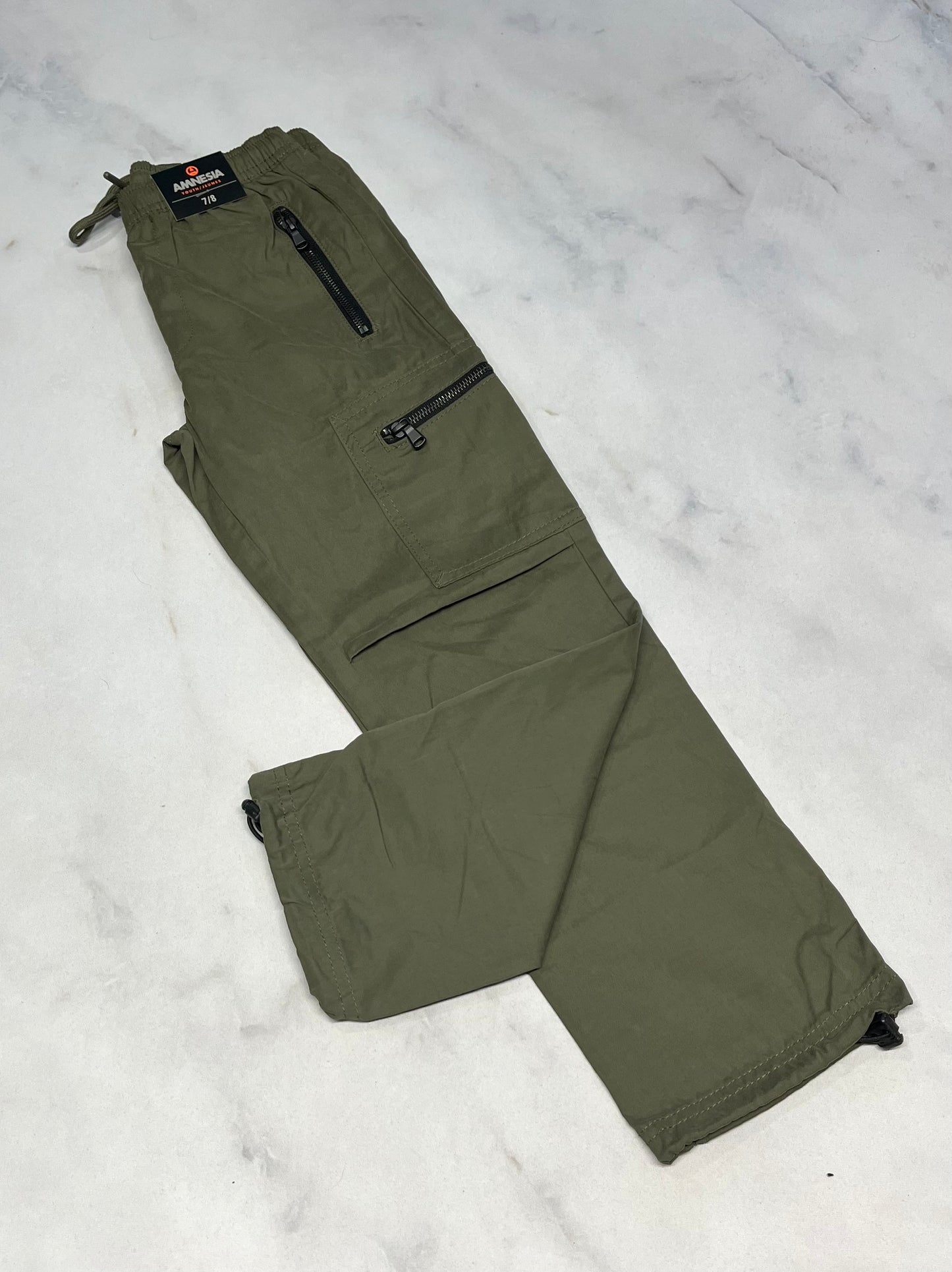 Amnésia : pantalon kaki / mou confo 7-8 ans neuf!