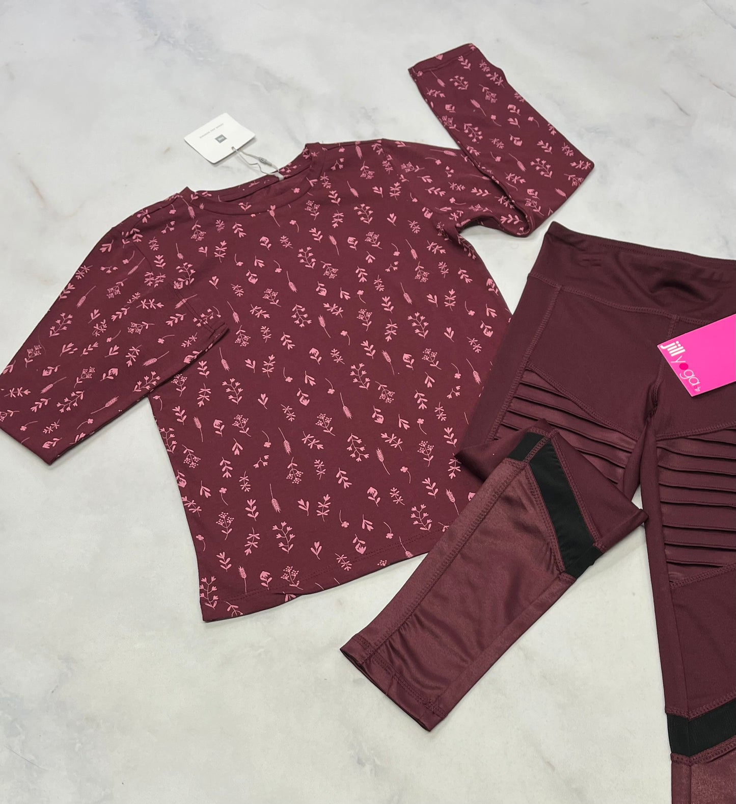 Duo neuf! Manche longue 6 ans neuf + Skinny sport Jill yoga 6 ans neuf !