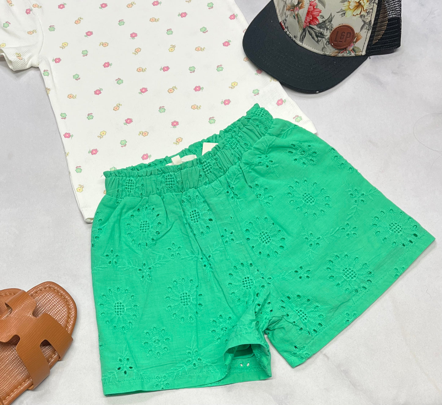🌿 Short verte : taille haute Roméo & J. 5 ans fille neuve !