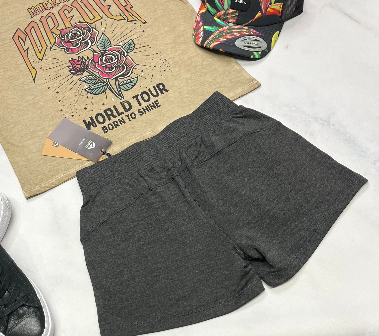 🌴 Short : Black Mountain tissu jegging plus épais . Qualité ++ 10 ans fille neuve !