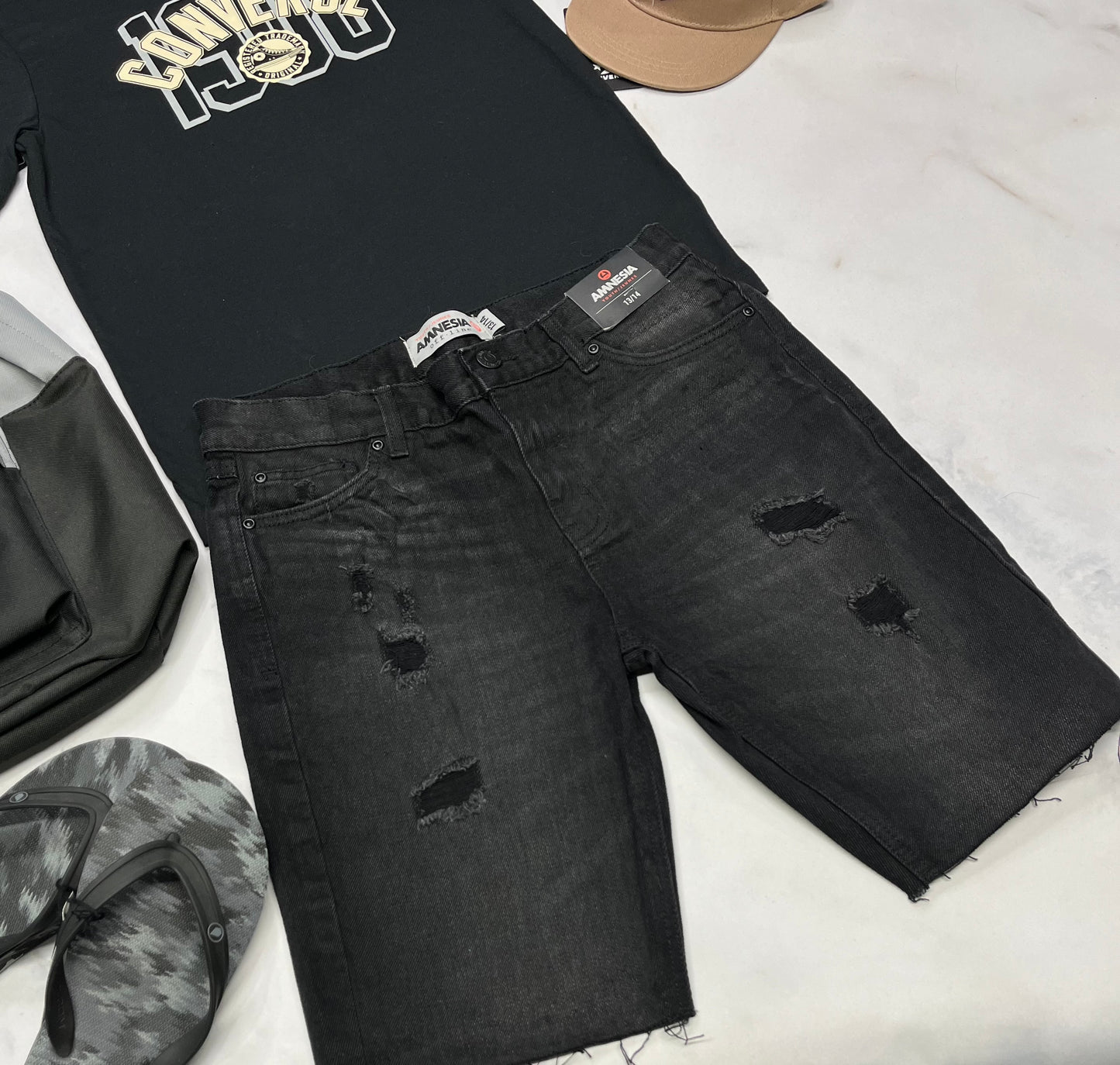 🤩 Bermuda jeans : Amnésia 13-14 ans neuf garçon . Ajustable .