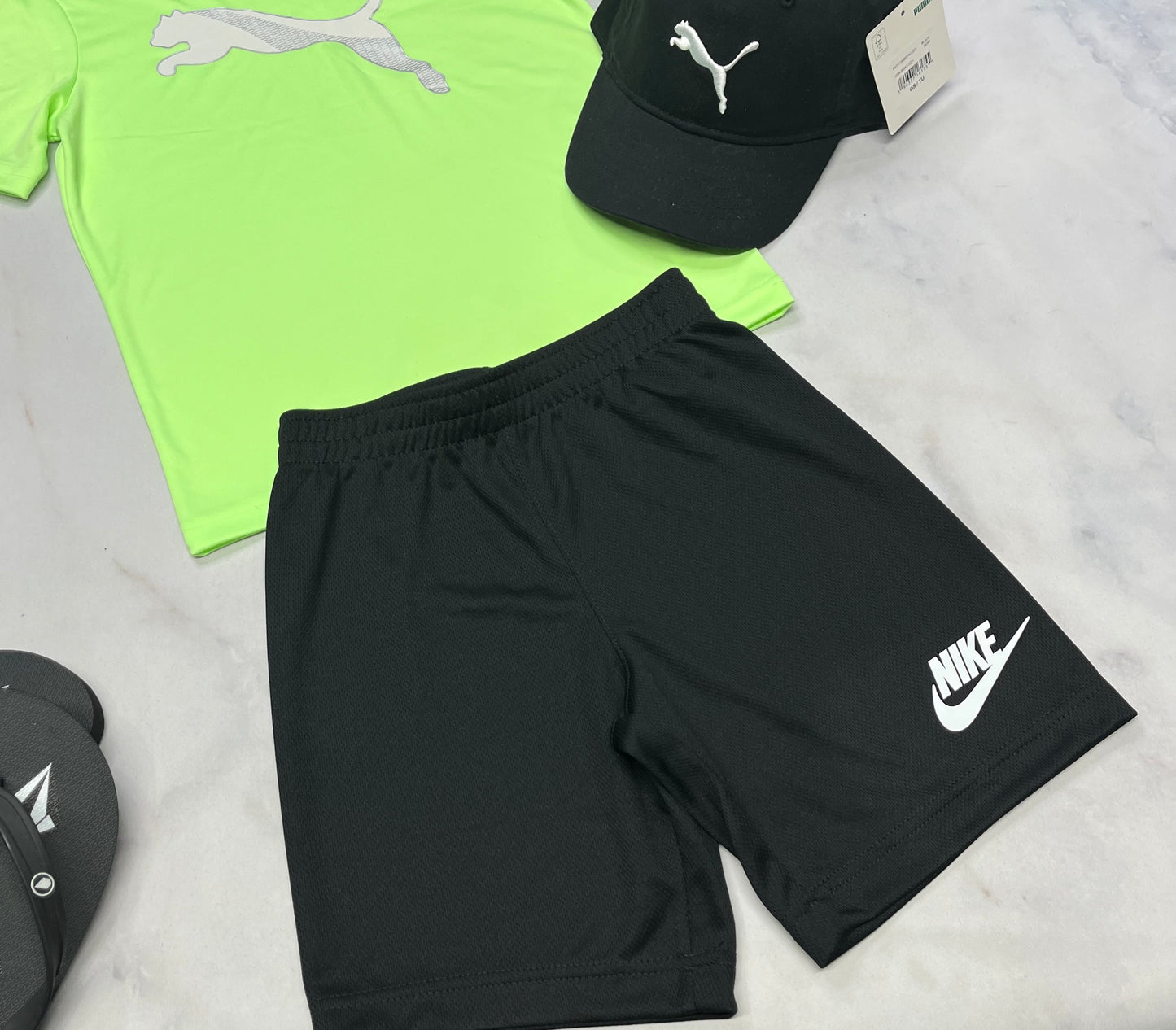 🤩 Bermuda Nike : en tissu de sport stretch 6 ans garçon neuf !