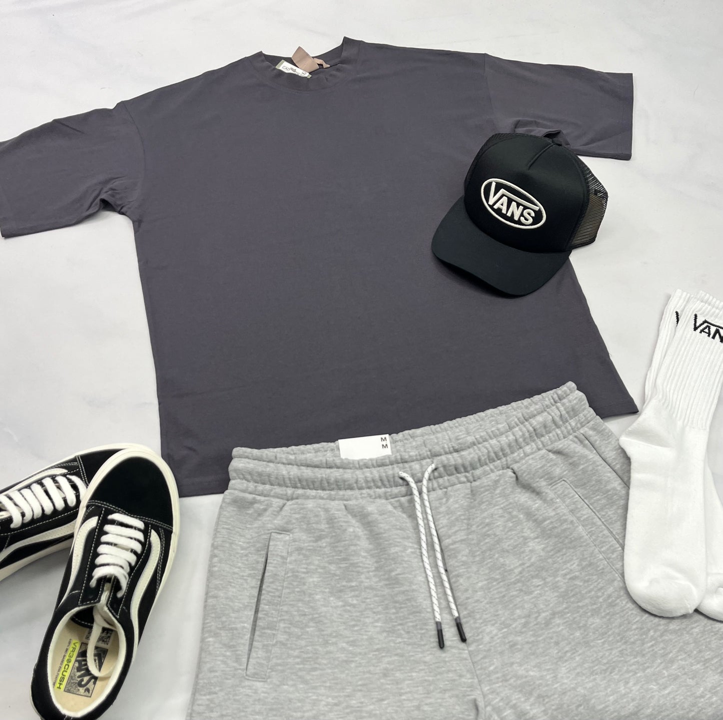🌴 T-Shirt gris : Small Over size homme. ( fait jusqu’à médium confo) tissu qualité incroyable plus épais .