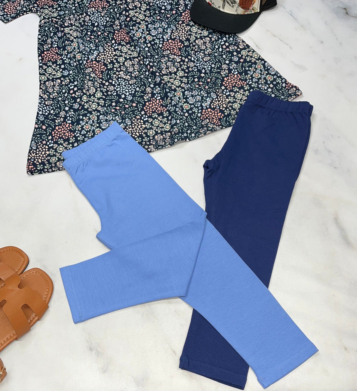 🌸 1 Lot de 2 paires : legging 3 quart neuf ! 7-8 ans fille . Beau coton stretch .