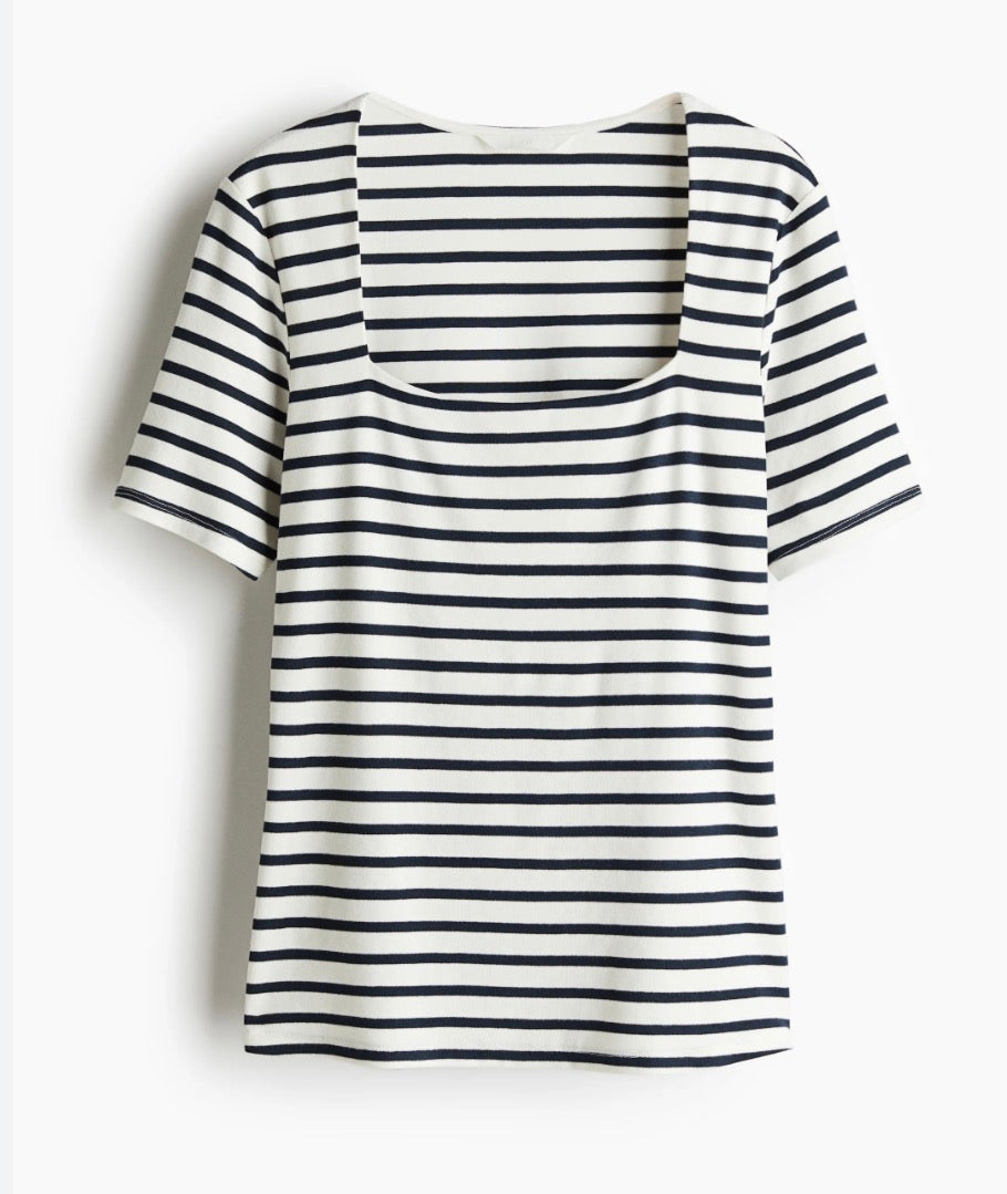 ⚓️ Manche courte : Rayé marine et blanc . Beau tissu stretch ajusté. Neuf ! Bande avec doublure intérieur au niveau du buste . S/ fit (Fait XS / femme ) neuf !