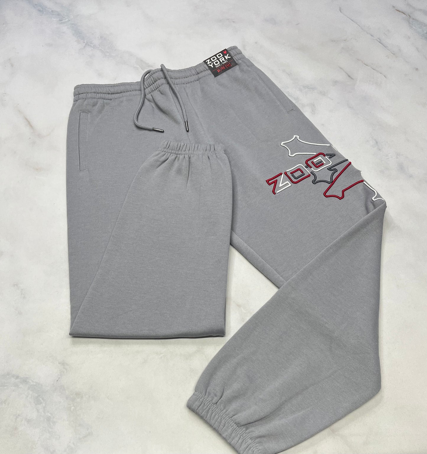 Jog. gris : Zoo York neuf! 7-8 , 10-12,  14 et 16 ans dispo neuf!