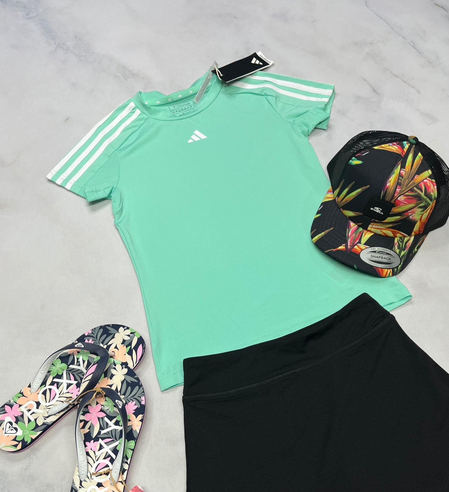 🌴 Manche courte : Adidas tissu de sport stretch confo 9-10 ans fille neuf !