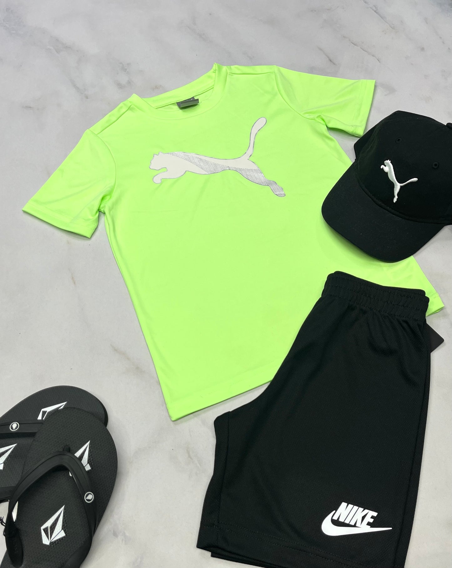 🤩 T-Shirt : Puma lime néon en tissu de sport stretch 6 ans garçon neuf !