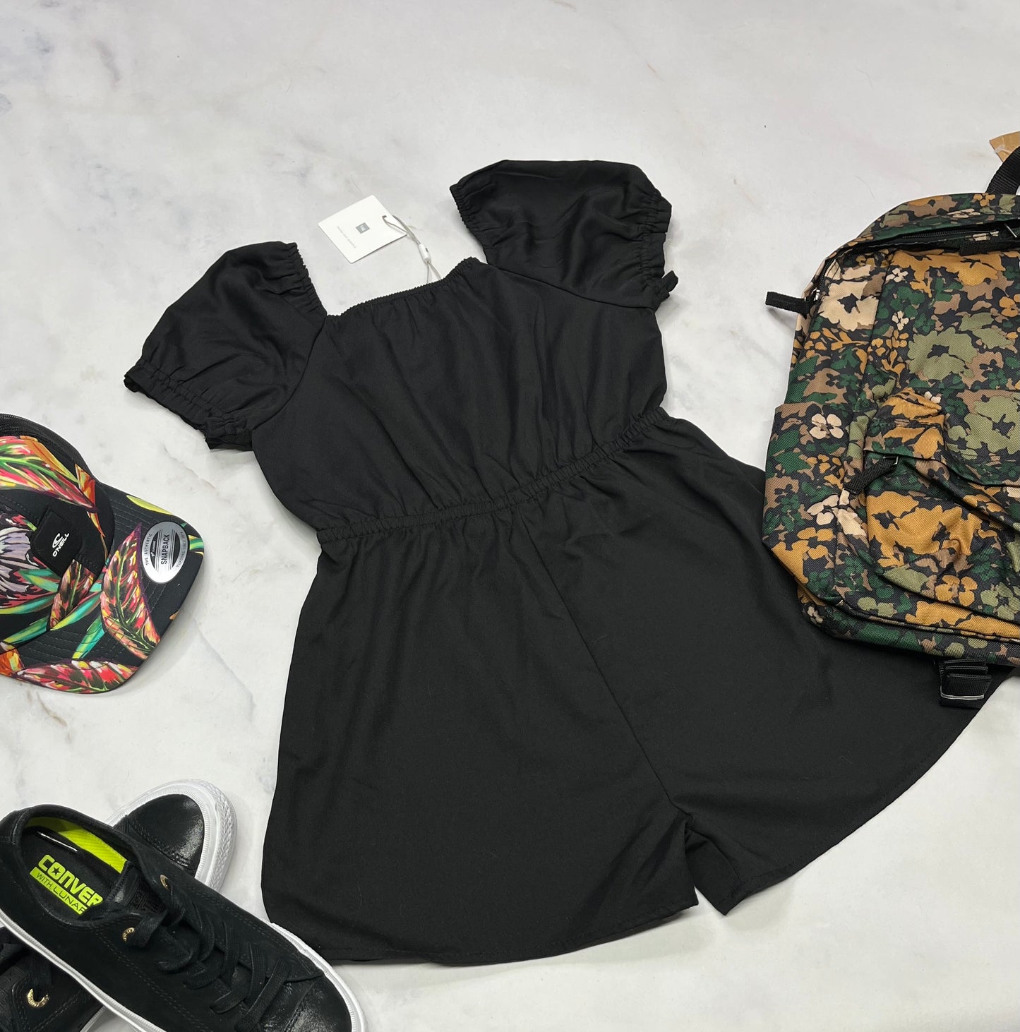 🌿 1 pièce short : noir tissu léger souple confo . Fait 8 ans fille neuf !