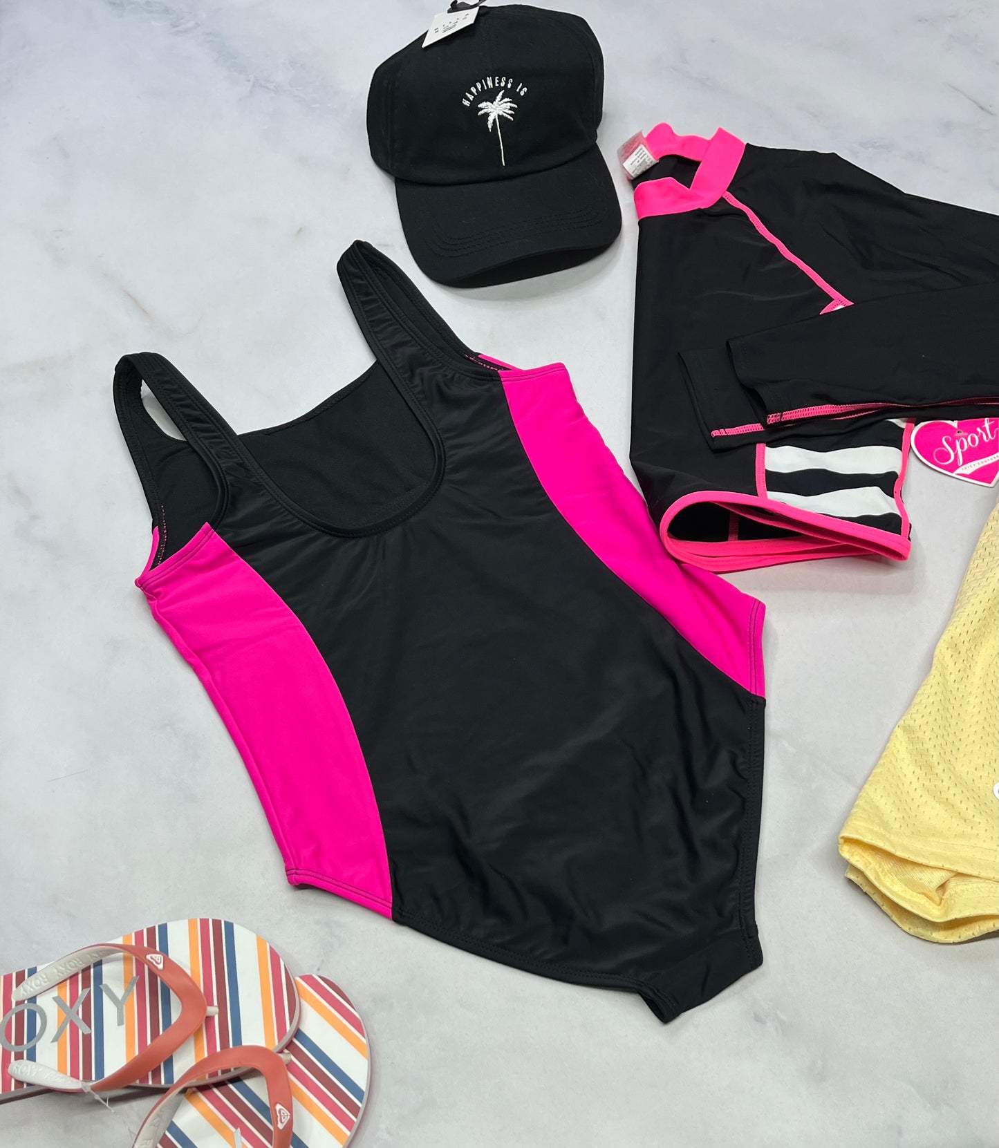 💦 Maillot 1 pièce : Fila 14(13-14 ans ) neuf ! Avec soutient intégré et pad. amovible .
