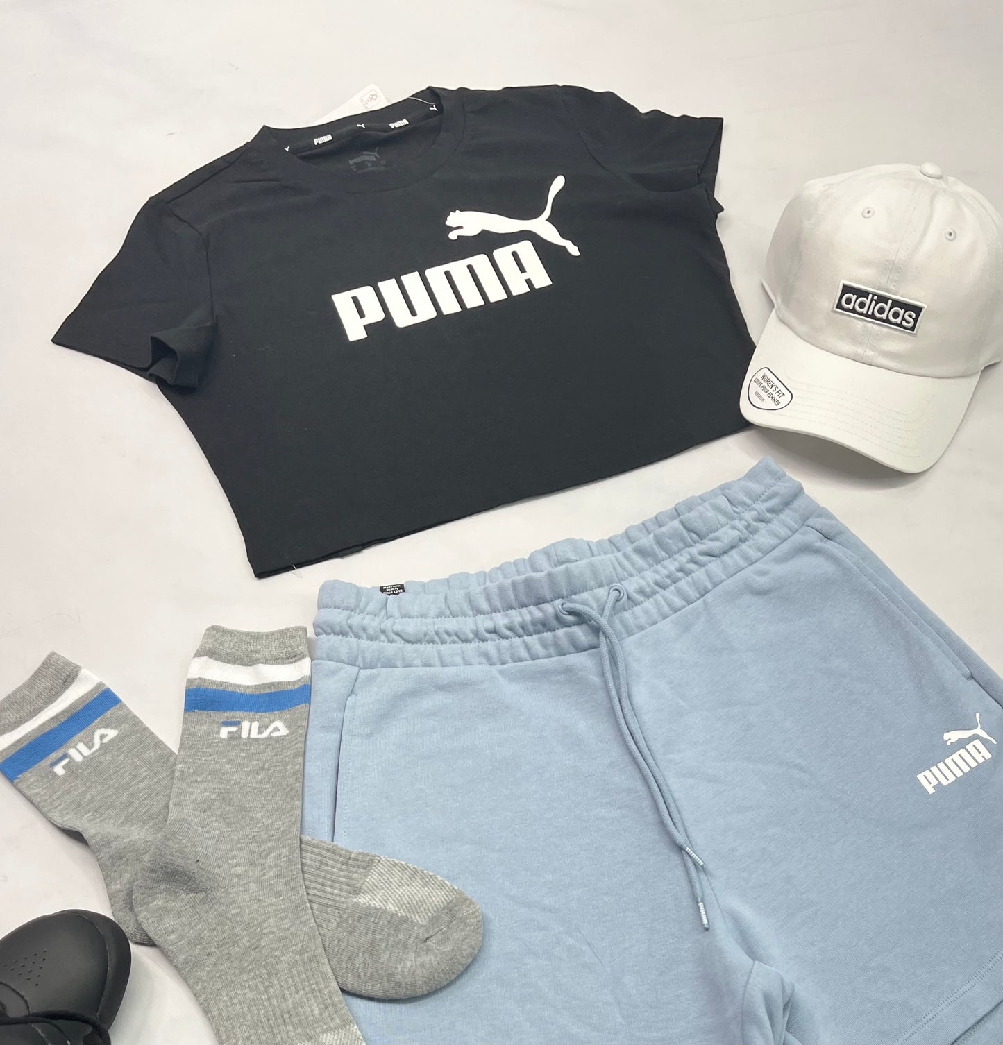 🩵 Manche courte : Puma look écourté . Beau coton extensible fait Small femme neuf !