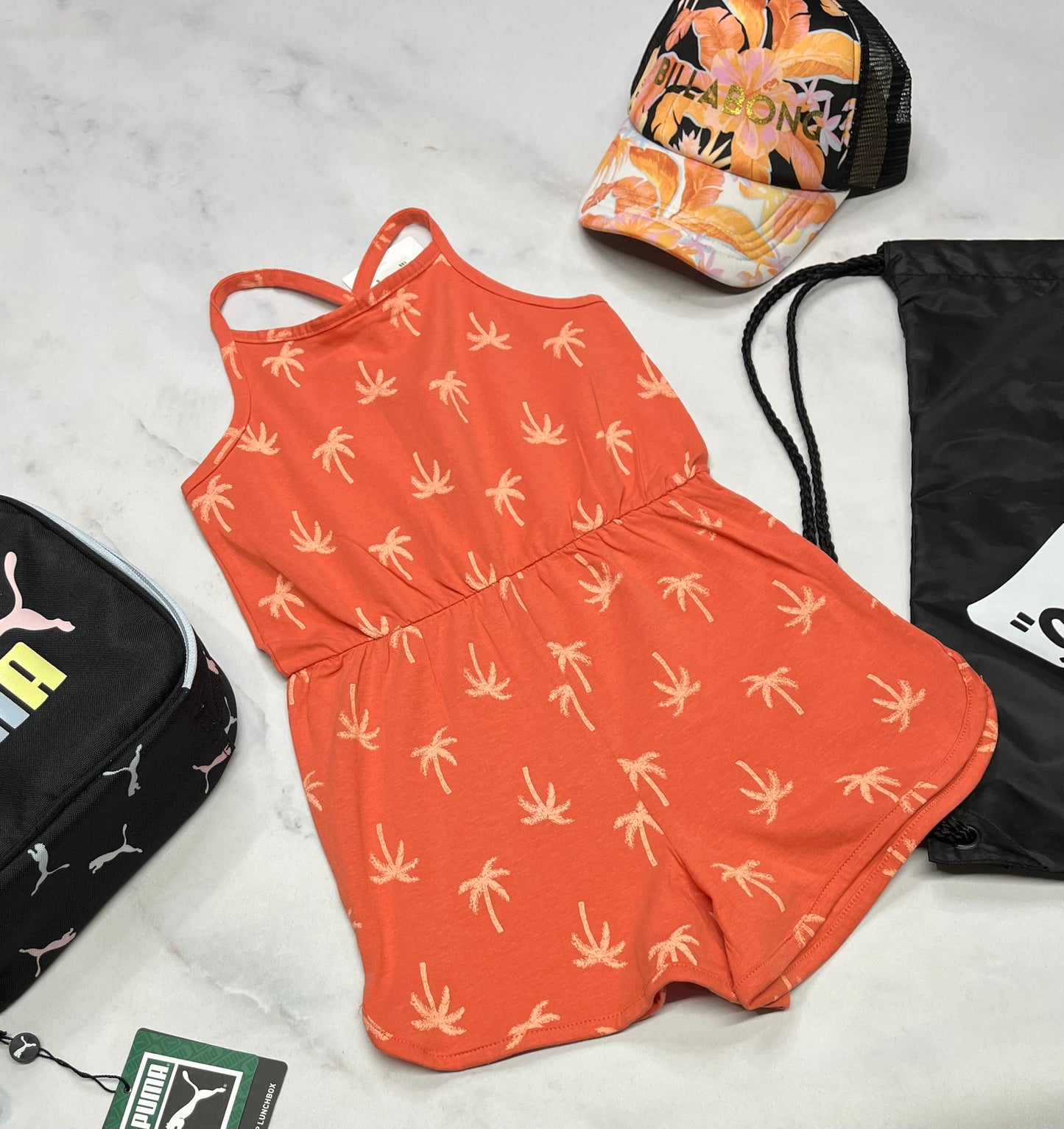 🌴 1 pièce short : 6( + 5-6 ans ) Tag neuf.