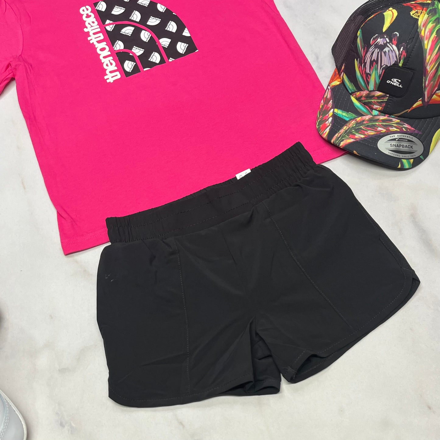 🌷 Short noir : Tissu de sport léger qui sèche rapidement avec culotte intégré neuve ! 7-8 ans fille neuve .