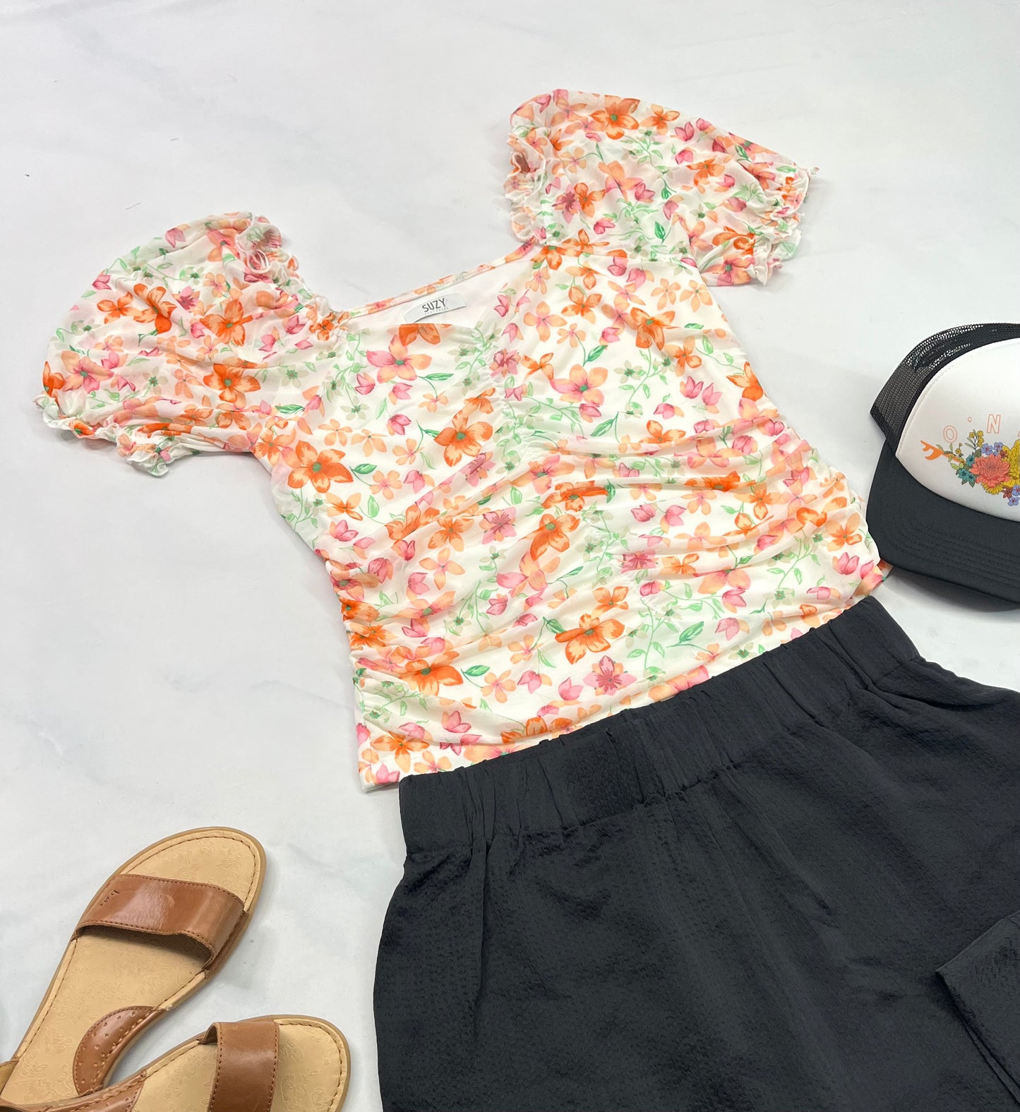 ☀️ Haut fleurit : Suzie Manche qui laisse entrevoir . Fait M/ fit stretch  de partout avec doublure intégré.