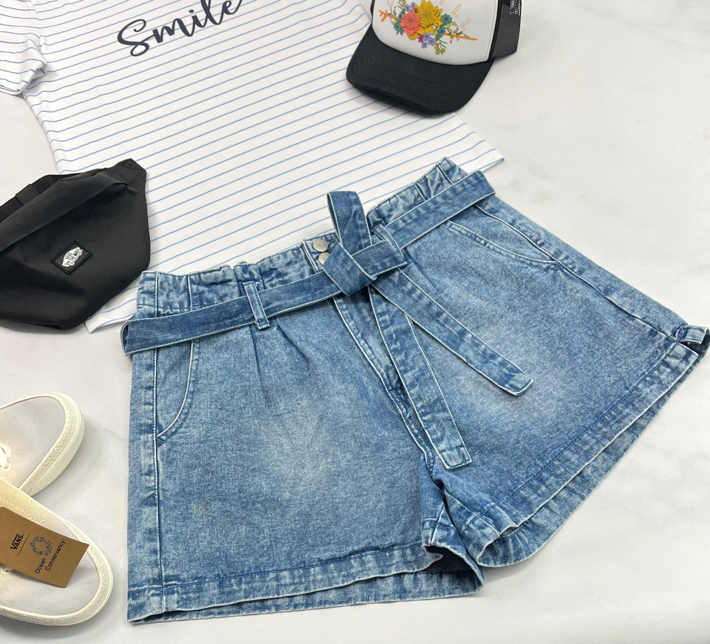 💙 solde Short : MOM jeans ceinture amovible taille haute fait M/ femme super état juste 1 tache flou .