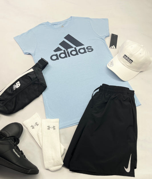🩵 Manche courte : Adidas fait : S/ fit ( XS-S) , M/ fit ( S-M)et Large femme  neuf ! Fais assez long .