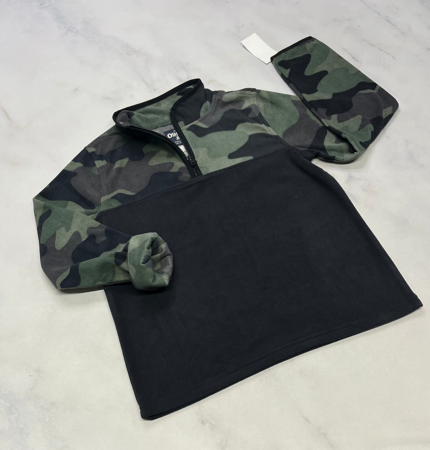 Oshkosh : En Polar doux /confo . Neuf ! fait 3X et fait 7-8 ans.