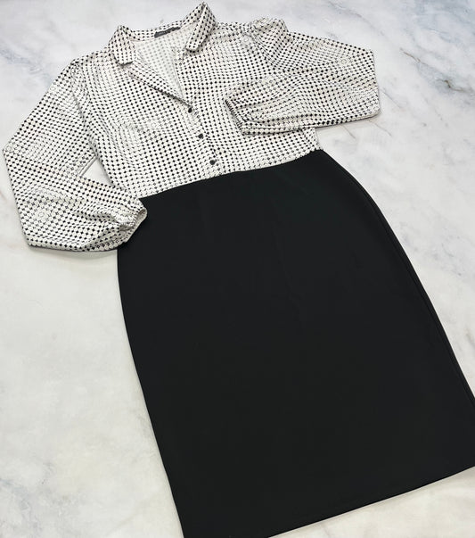 Belle robe Suzie : Tissu stretch de partout ( manche ballon ). Illusion 2 pièces . Comme neuve ! Fait M/ femme .