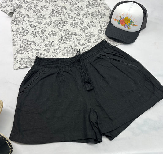 🌸 Short look lin : noir ultra souple et taillé avec élastique stretch . Avec poches . XL( 13-14 ans ) femme . Neuve !