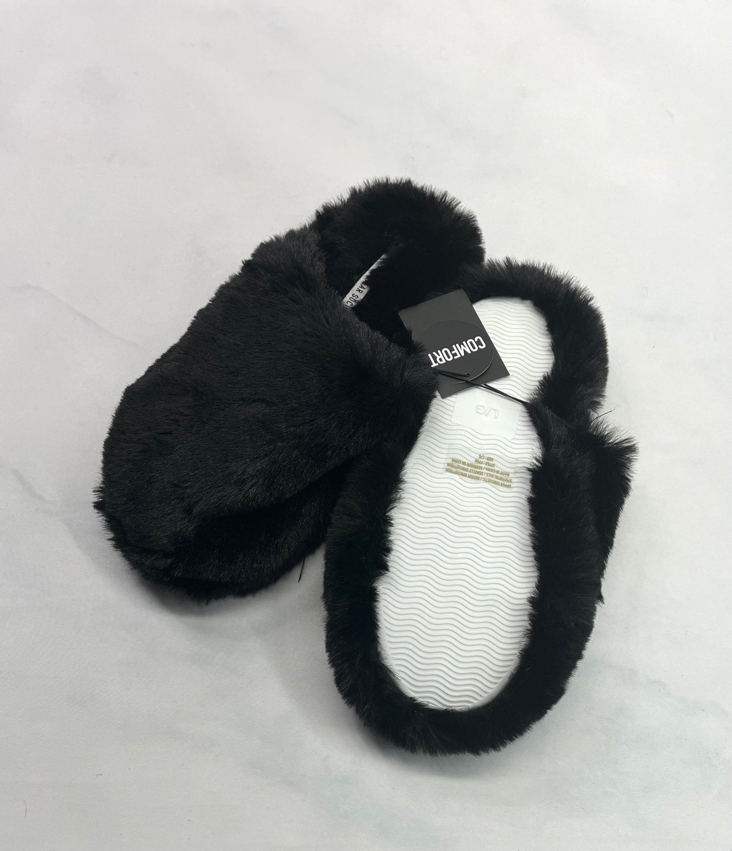 Pantoufle : Slip On ultra douce confo : Semelle anti dérapante . Gr:L/10 femme . Neuve !