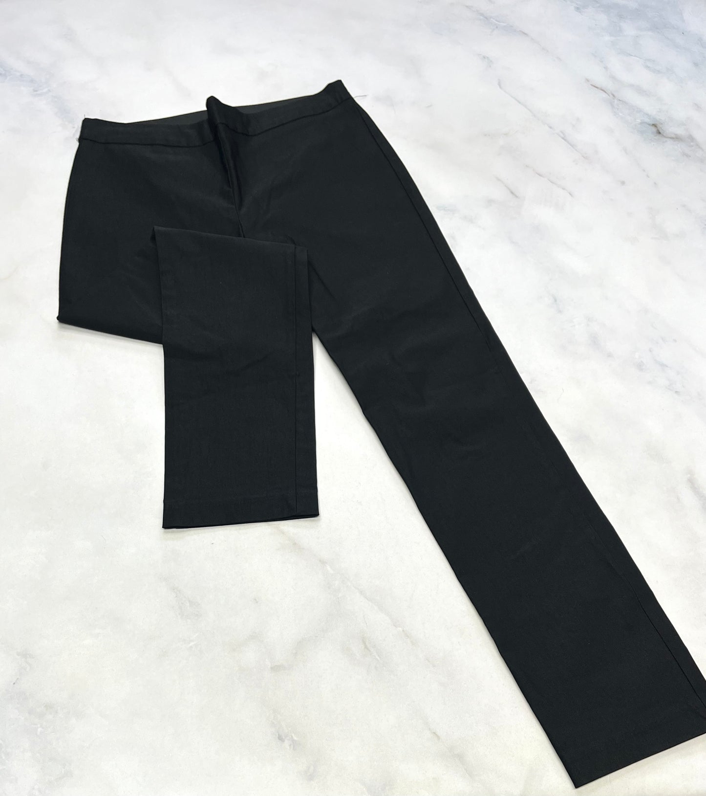 Skinny pantalon : tissu chic stretch qui ne décolore pas . Taille élastique s’enfile comme un leg. Fait M/ fit stretch (6-7 ans femme)
