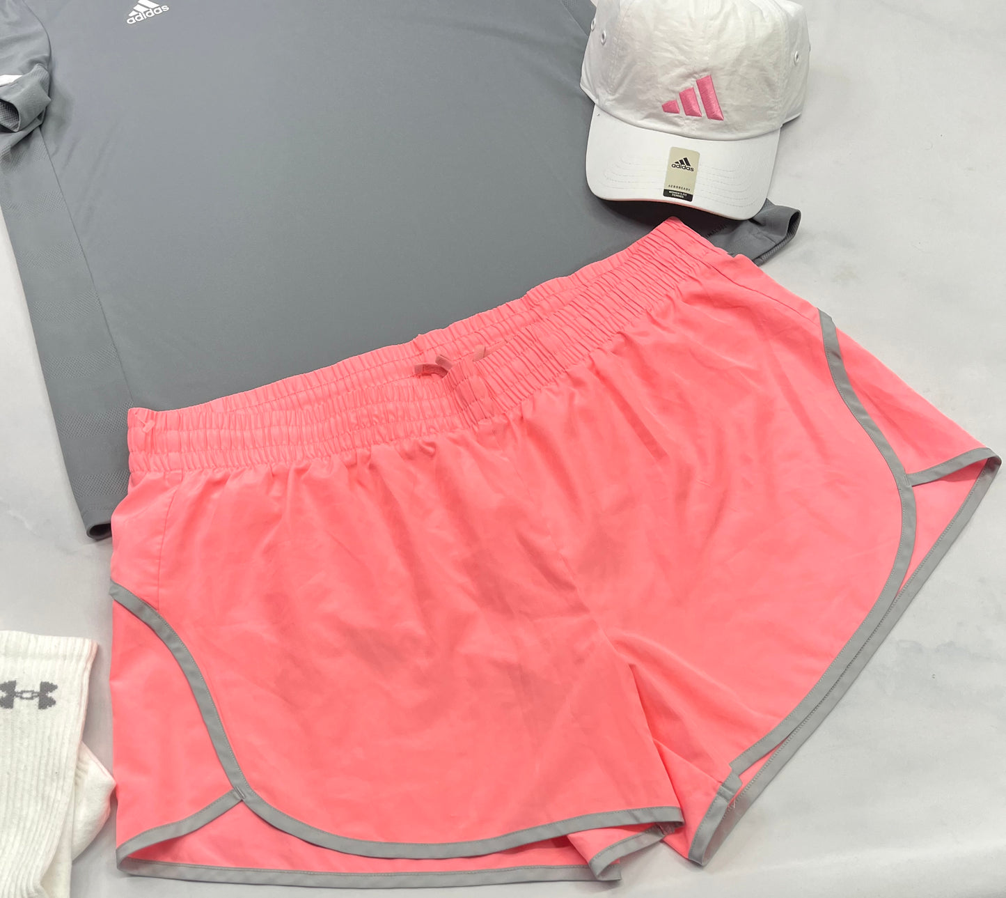 😍 Short : en tissu de sport léger ( sous culotte stretch intégré) . ( Rose corail ) . XXL/ femme comme neuve .
