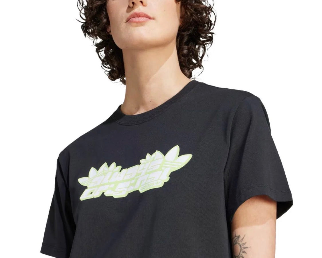 🌿 Manche courte : Adidas noir coupe boxy mi hanche tendance . Tissu qualité ++ . L/femme neuf !