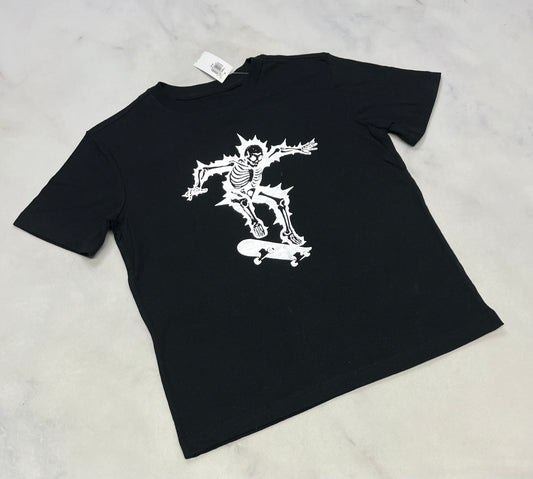 T-Shirt: 7-8 ans neuf ! Logo argenté .