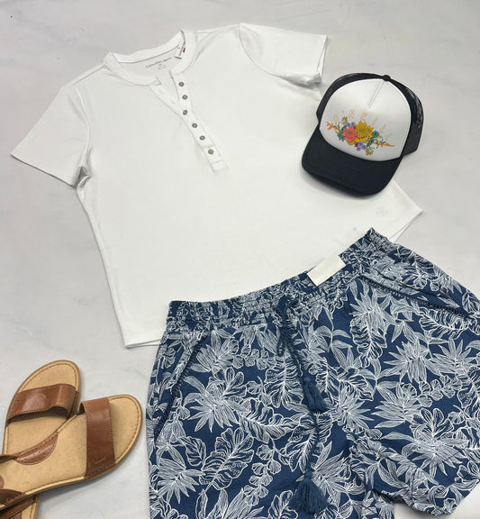 🌴 Manche courte : Calvin Klein en beau coton extensible de partout . Logo brodé au bas ton sur ton . L/ femme neuf !