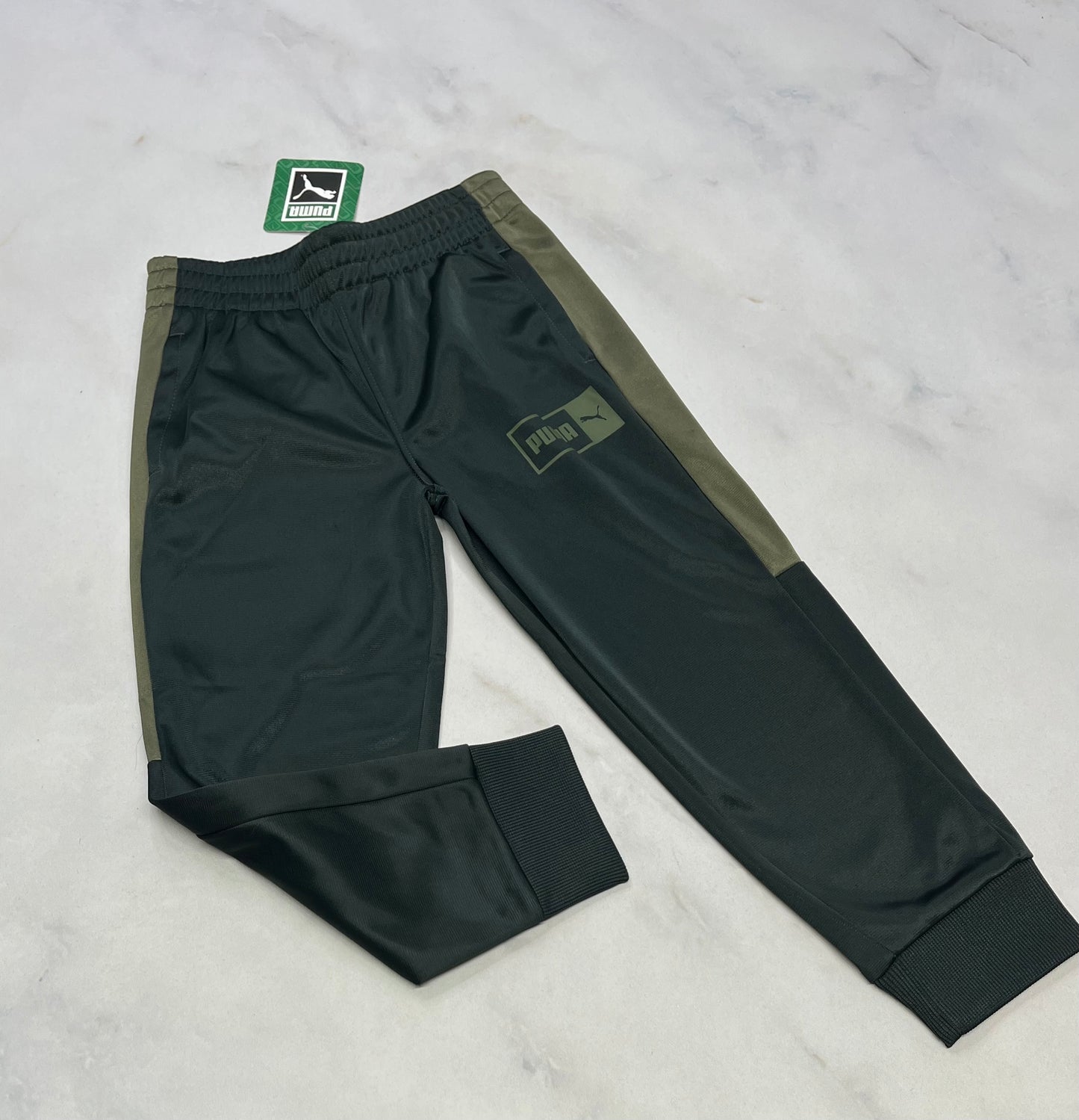 Puma : Jogger vert en tissu sport intérieur en micro polar 5 ans neuf!