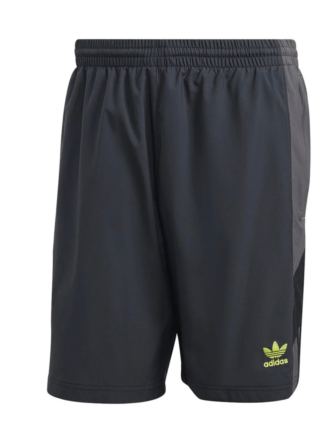 🤩 Bermuda : Adidas en tissu de sport filet intérieur qualité ++. Gr : S( fait 28-30 homme ou 16-18 ado ) et M( fait 31-32 homme ) .