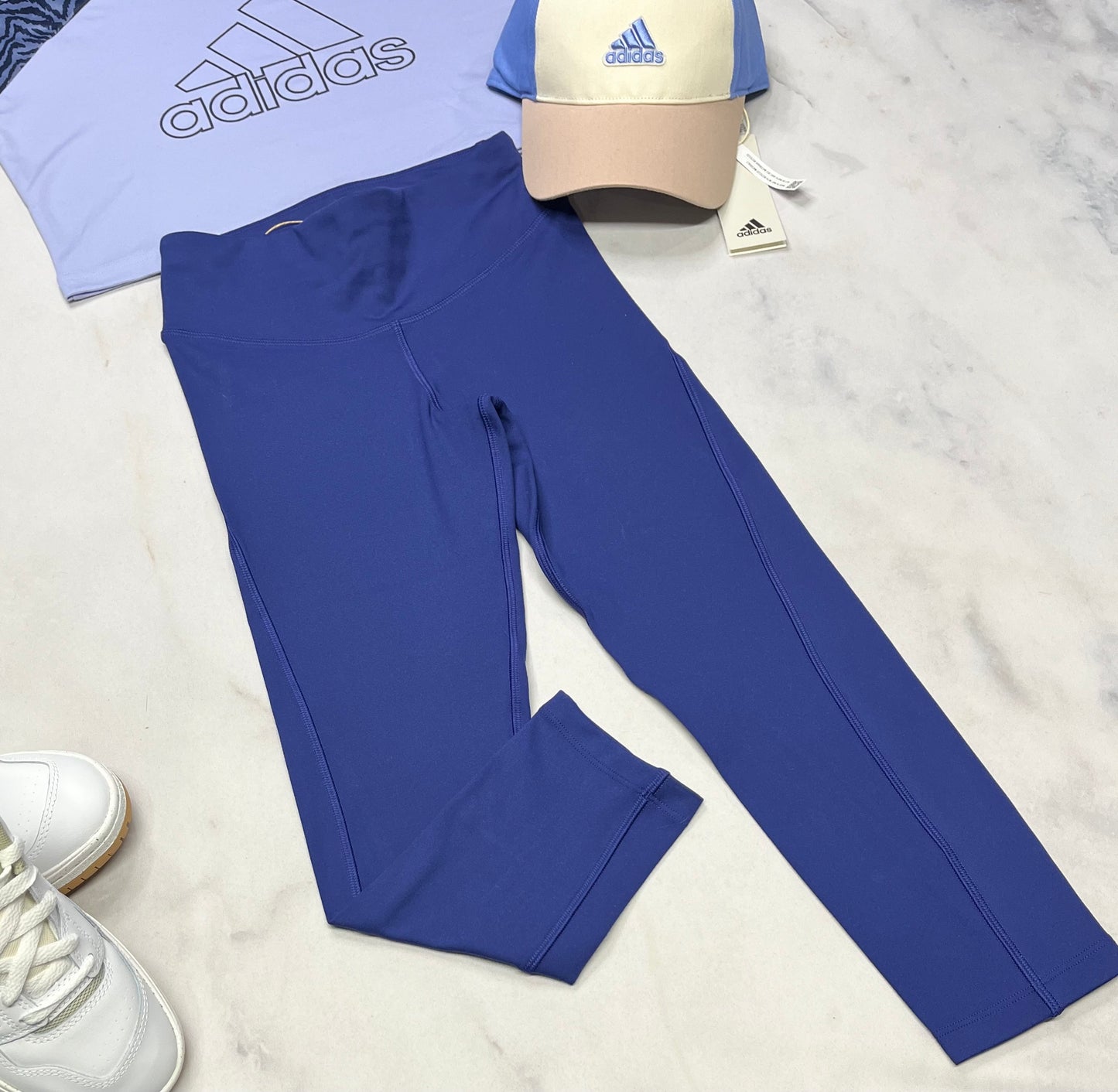 ☀️ Adidas : 7/8 ième tissu sport stretch 9-10 ans fit stretch. Taille haute neuf ! Adidas inscrit au dos .