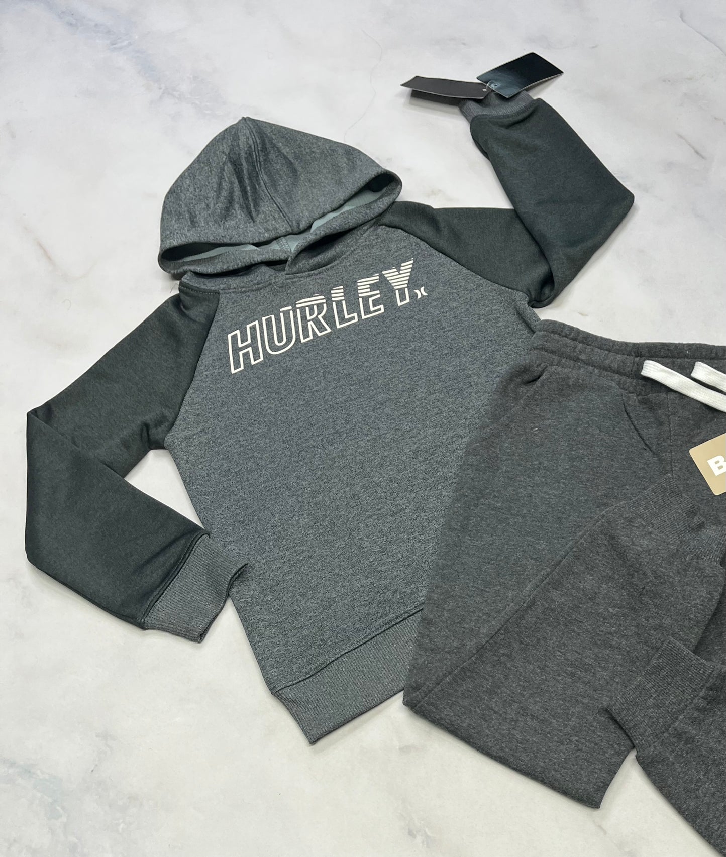 DUO neuf ! Cagoule Hurley + Jog. Bench fait 5-6 ans