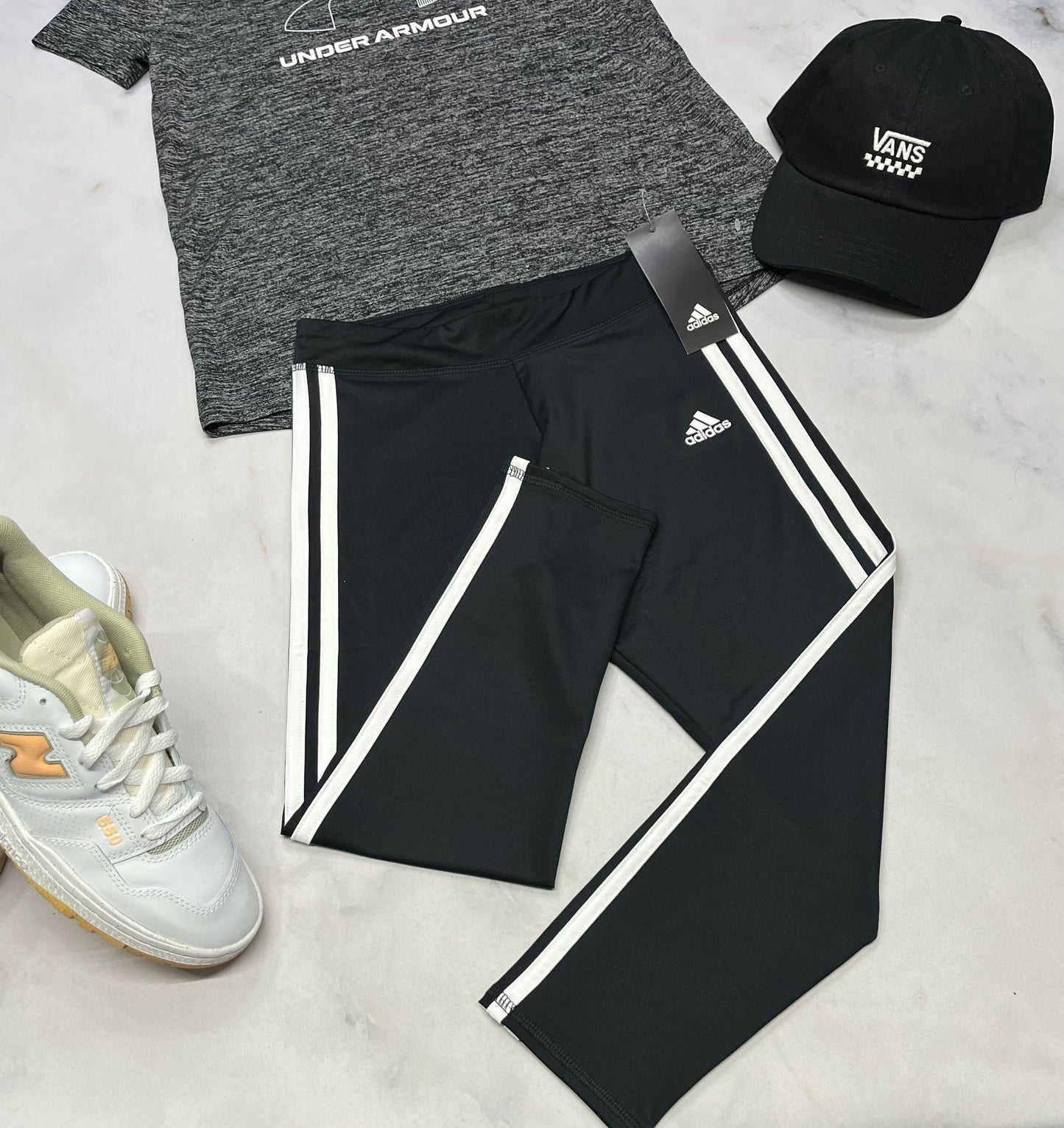 🌷 Capri : Adidas tissu de sport stretch 13-14 ans fille neuf !