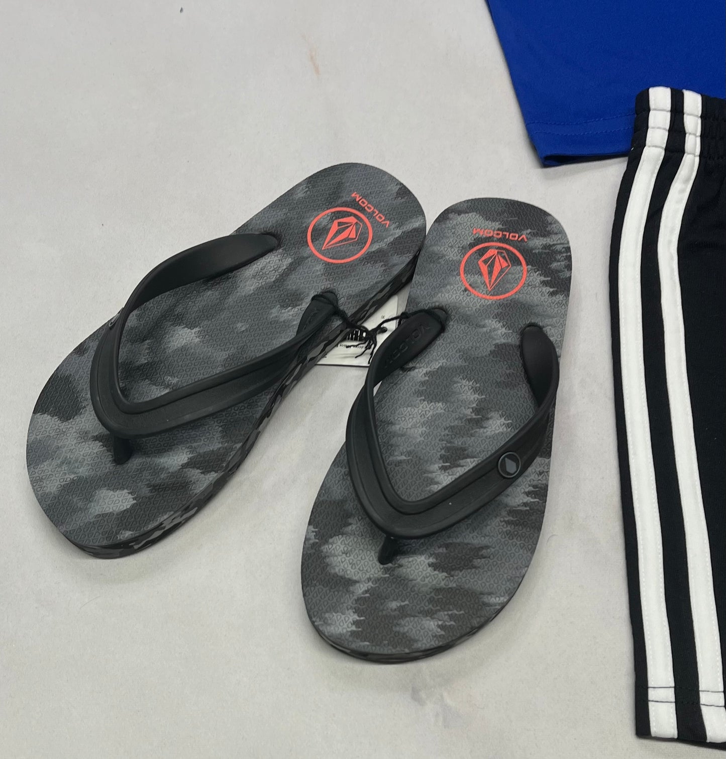 🌴 VOLCOM : Flip flop 2 junior neuve !