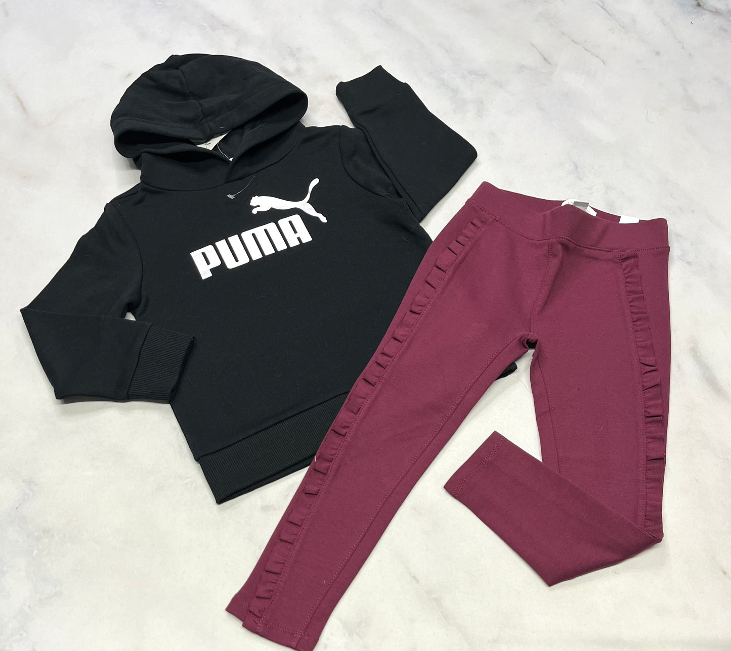 Duo neuf 4 ans : Ouaté puma logo argenté neuf + Jeg. 4 ans neuf!