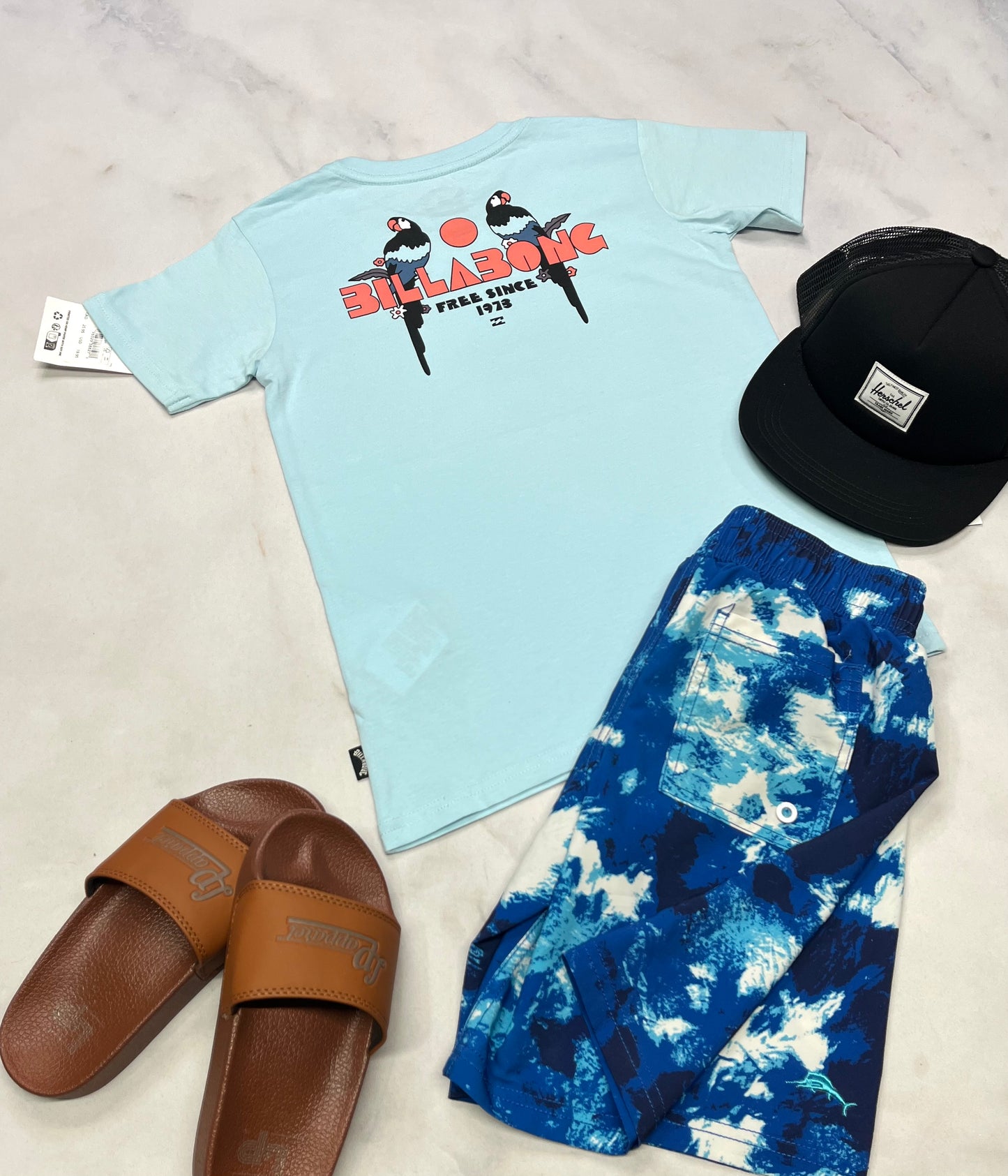 🩵 T-Shirt : Billabong bleu 6 ans garçon neuf ! beau logo au dos .