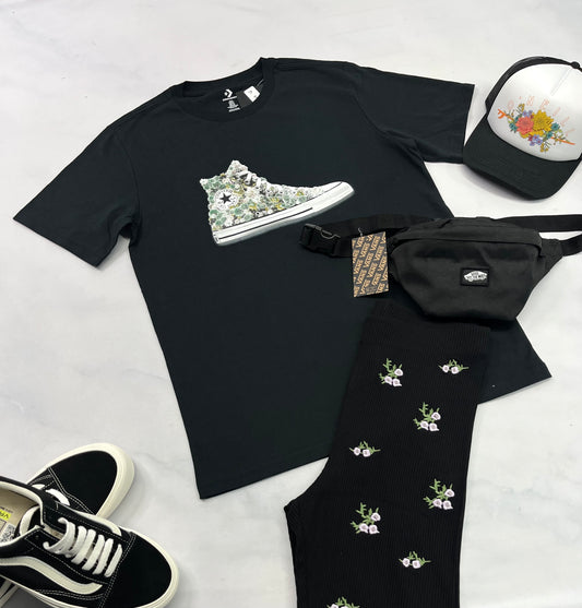 🌿 T-Shirt Converse fleurit : Noir Small femme look Over size / Boyfriends superbe avec un legging . Neuf !