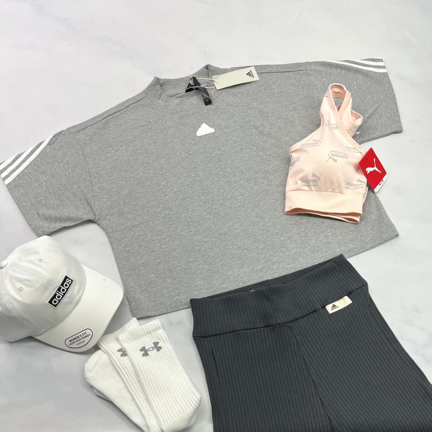💕 Adidas : manche courte gris M/ femme neuf ! Coupe relax , mi hanches . Dos superbe !