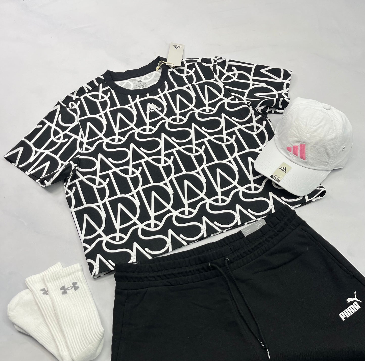 🩵 Adidas manche courte : logo brodé au devant L/ femme neuf ! Mi hanche look tendance .
